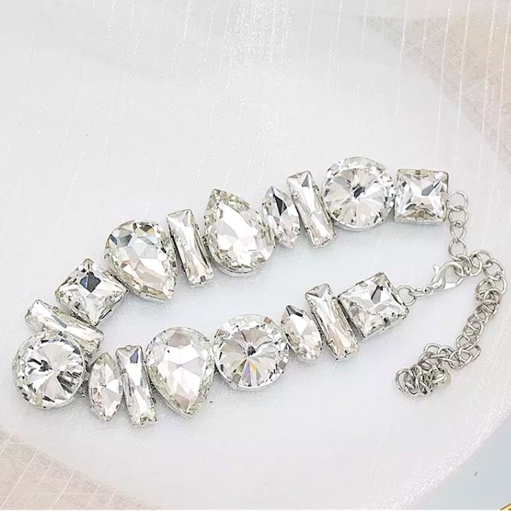 ⚜️[𝟯𝟬%𝗢𝗙𝗙|𝗯𝘂𝗻𝗱𝗹𝗲𝘀 𝟯+]⚜️Large Rhinestone Silver Tone Choker NEW - Picture 6 of 9